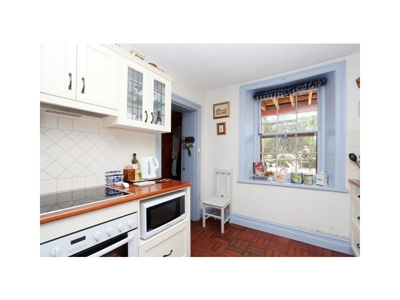 8 Copper House Street, Burra SA 5417