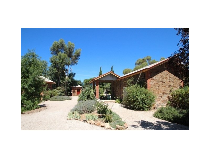 8 Copper House Street, Burra SA 5417