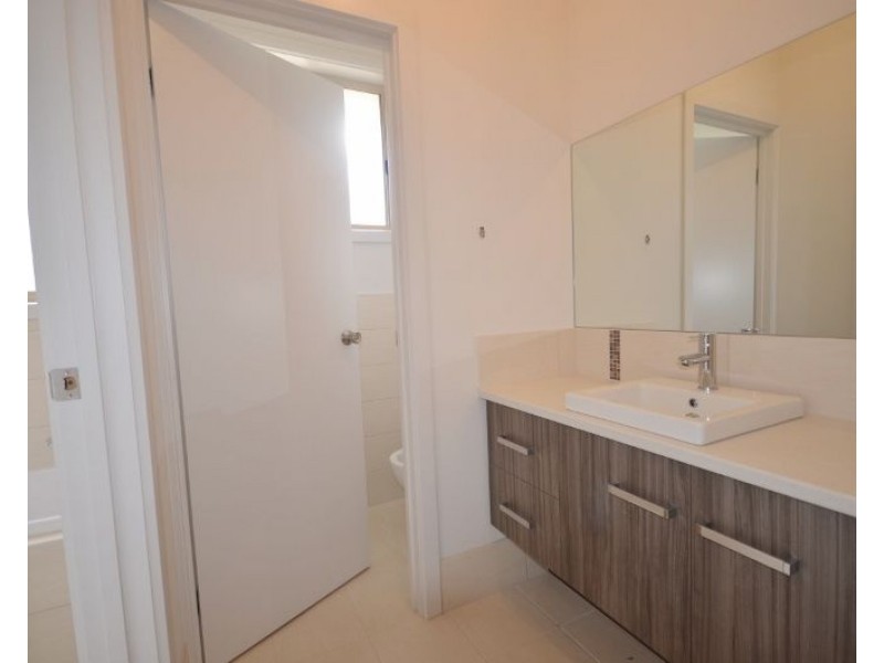 35 Heath Drive, Clare SA 5453