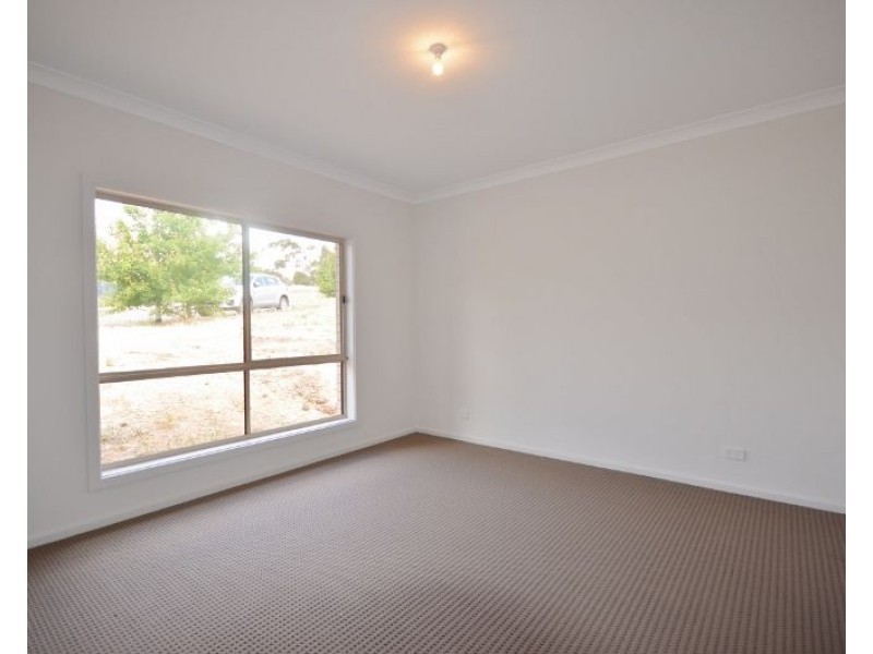 35 Heath Drive, Clare SA 5453