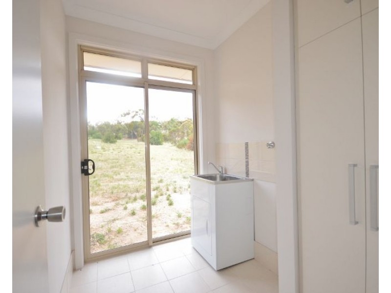 35 Heath Drive, Clare SA 5453
