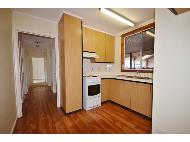 No. 28 Blyth Road, Clare SA 5453