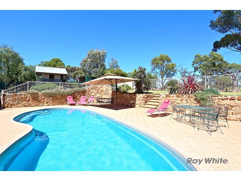 22 Beare Street, Clare SA 5453
