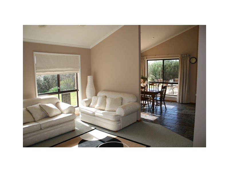 60 Neagles Rock Road, Clare SA 5453