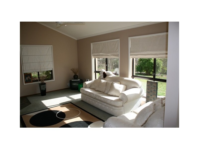 60 Neagles Rock Road, Clare SA 5453