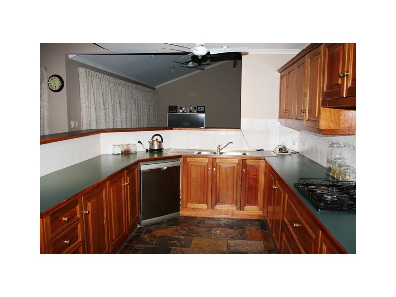 60 Neagles Rock Road, Clare SA 5453