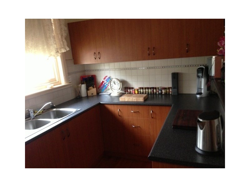 8 Guilford Street, Clare SA 5453