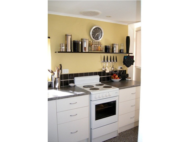 6 Helston Street, Burra SA 5417