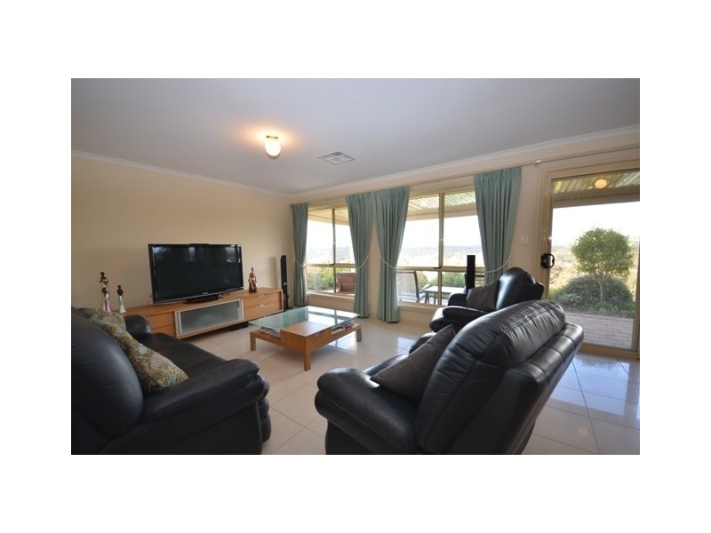 14 Michael Court, Clare SA 5453