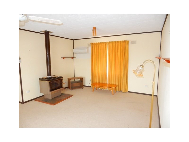 3 Emeu Street, Port Clinton SA 5570