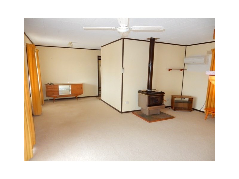 3 Emeu Street, Port Clinton SA 5570