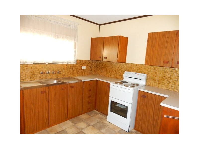 3 Emeu Street, Port Clinton SA 5570