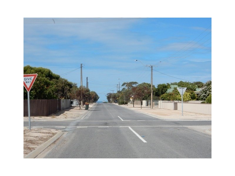 3 Emeu Street, Port Clinton SA 5570