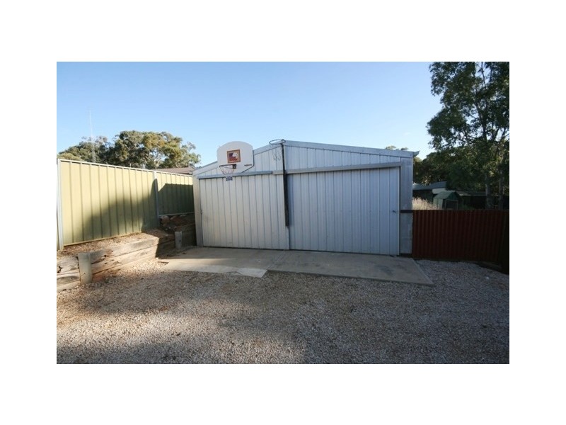 28 Blyth Road, Clare SA 5453