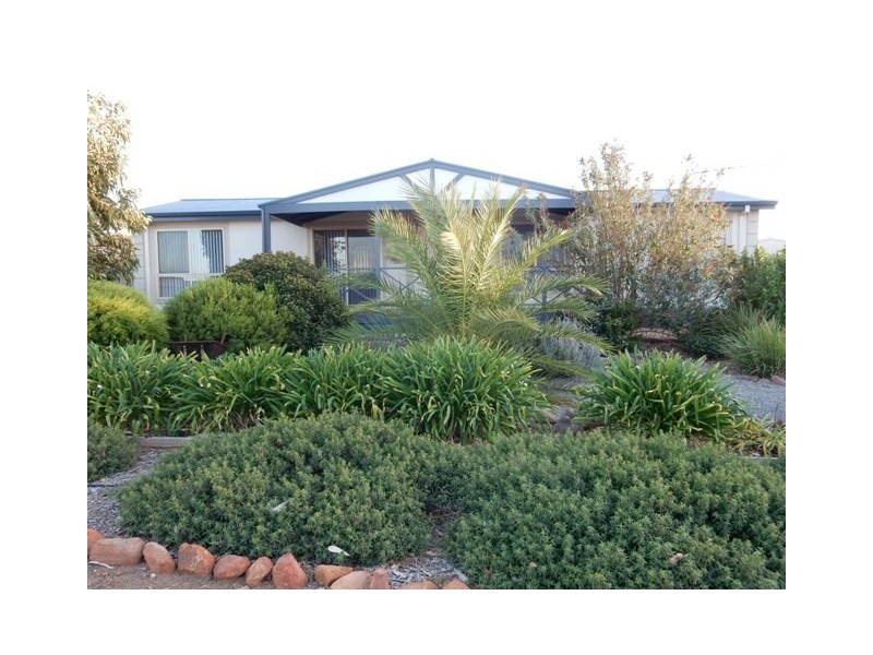 2 Hillview Crescent, Maitland SA 5573