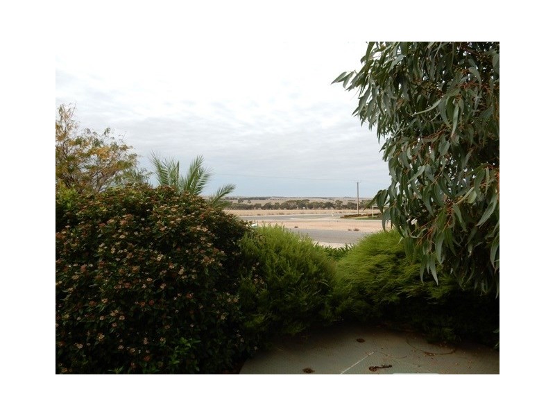 2 Hillview Crescent, Maitland SA 5573