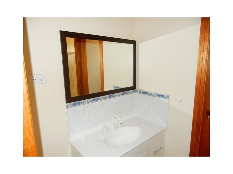 2 Hillview Crescent, Maitland SA 5573