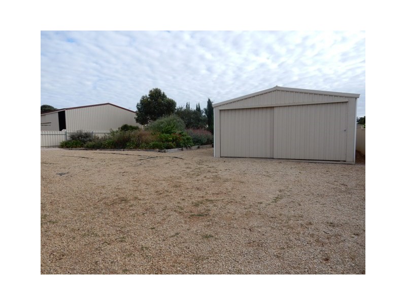 2 Hillview Crescent, Maitland SA 5573