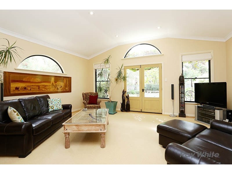 59 Victoria Road, Clare SA 5453