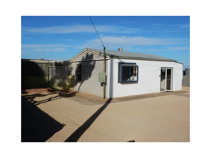 18 Devon Street, Port Clinton SA 5570