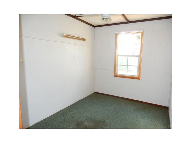 18 Devon Street, Port Clinton SA 5570