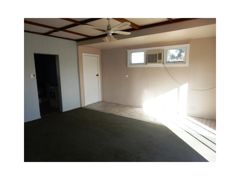 18 Devon Street, Port Clinton SA 5570