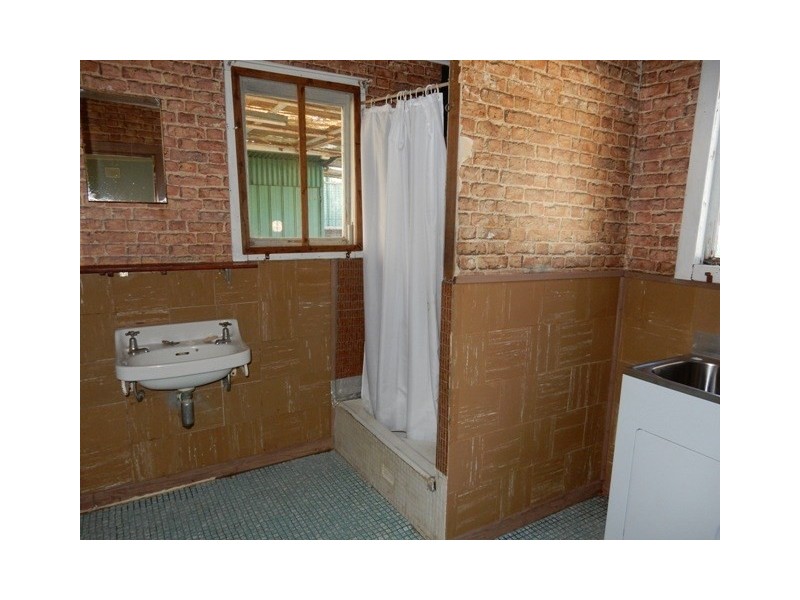 18 Devon Street, Port Clinton SA 5570