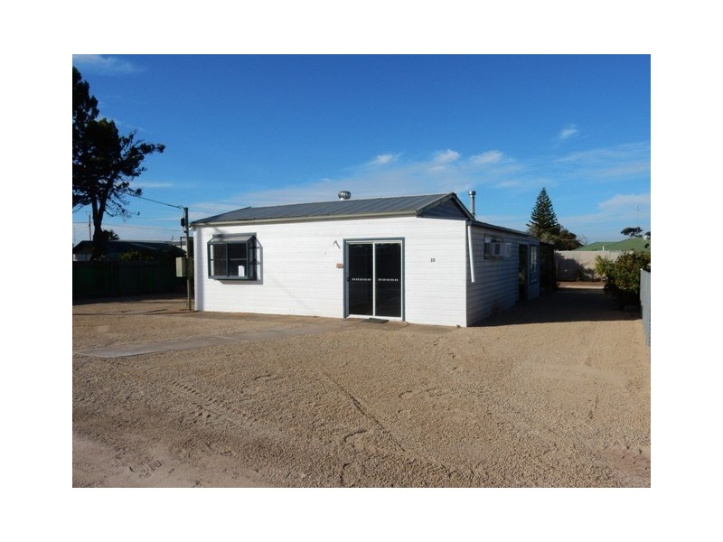 18 Devon Street, Port Clinton SA 5570