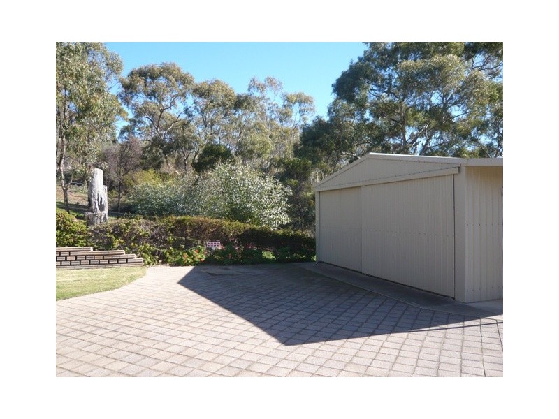 6 Michael Court, Clare SA 5453