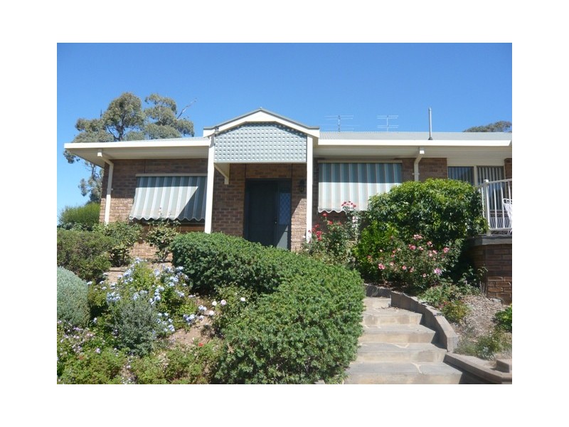 6 Michael Court, Clare SA 5453