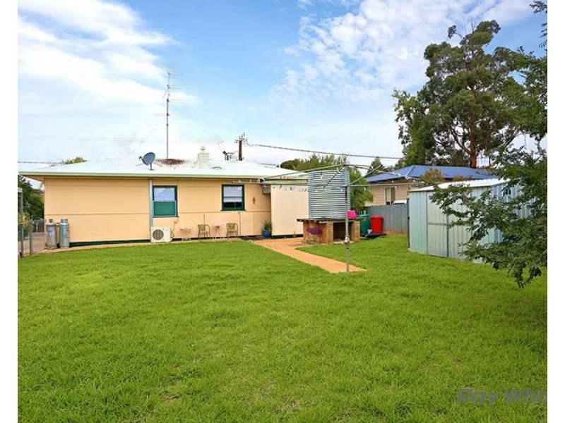 3 Kelly Street, Clare SA 5453
