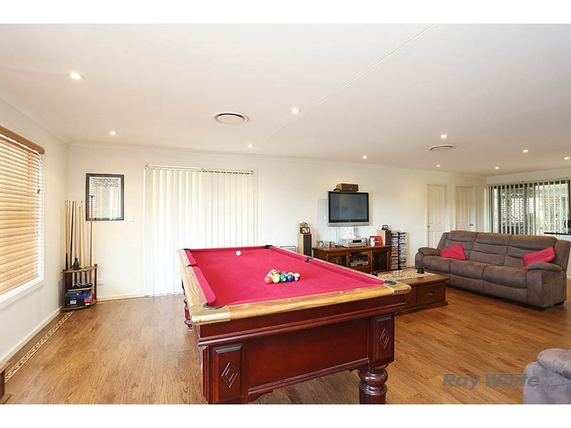 8 Newton Long Drive, Clare SA 5453