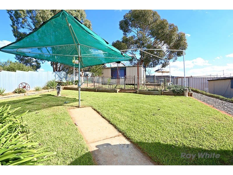 8 Newton Long Drive, Clare SA 5453