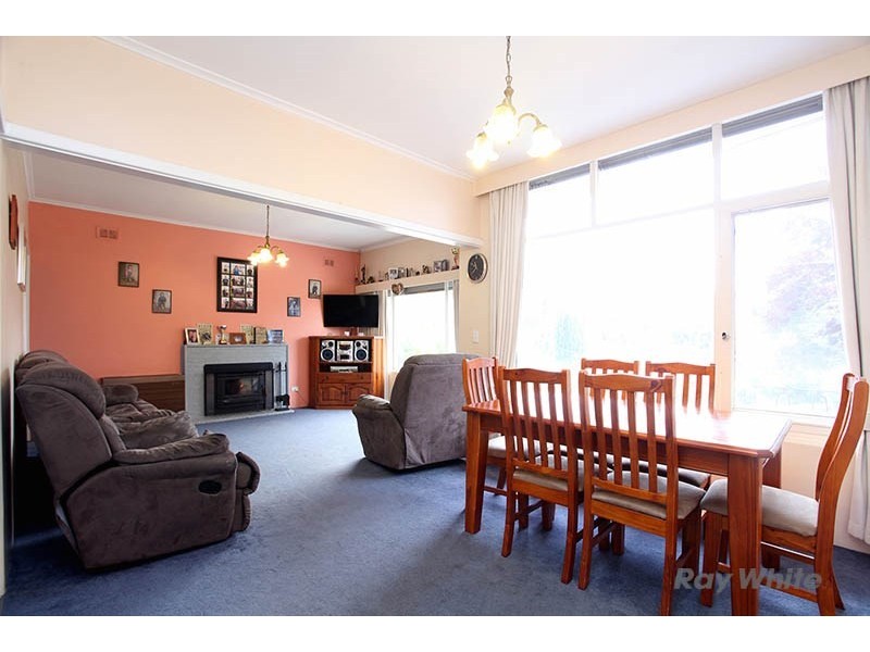 10 Beare Street, Clare SA 5453