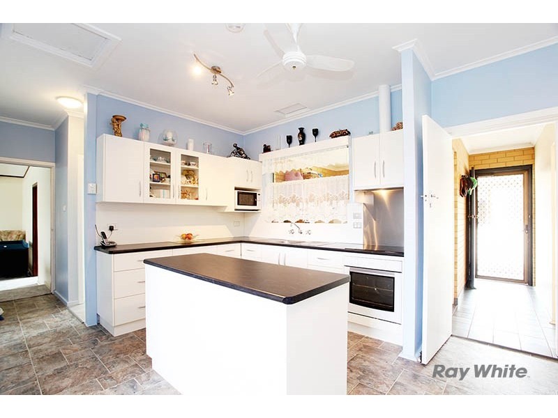 10 Beare Street, Clare SA 5453