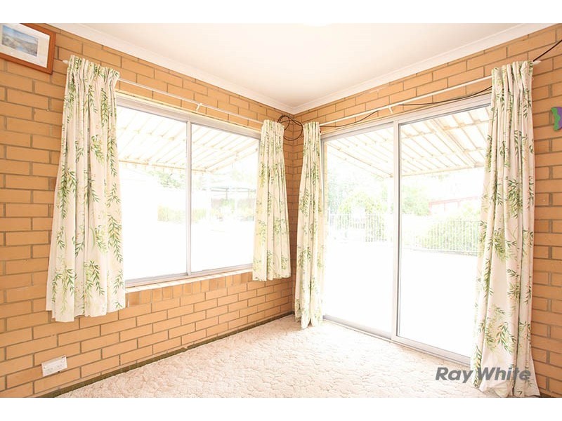 10 Beare Street, Clare SA 5453