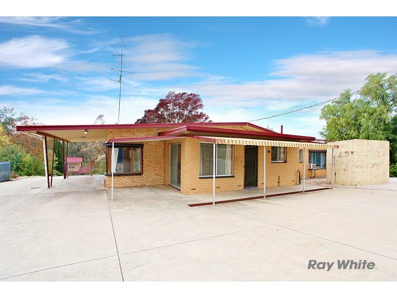 10 Beare Street, Clare SA 5453