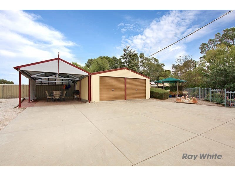 10 Beare Street, Clare SA 5453