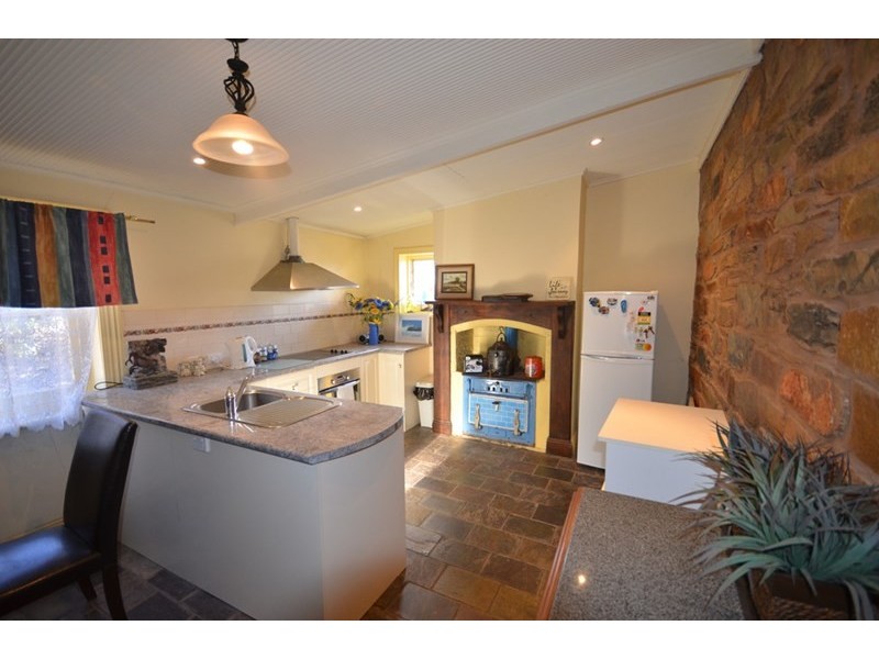 8 West Street, Burra SA 5417