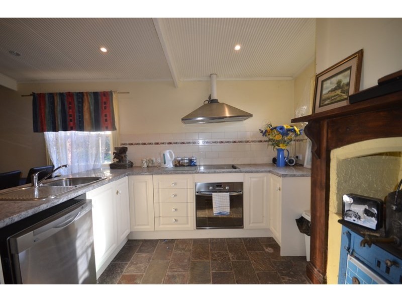 8 West Street, Burra SA 5417