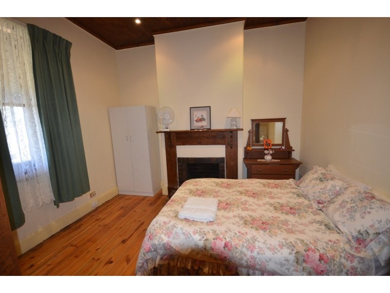 8 West Street, Burra SA 5417