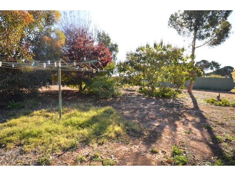 8 West Street, Burra SA 5417