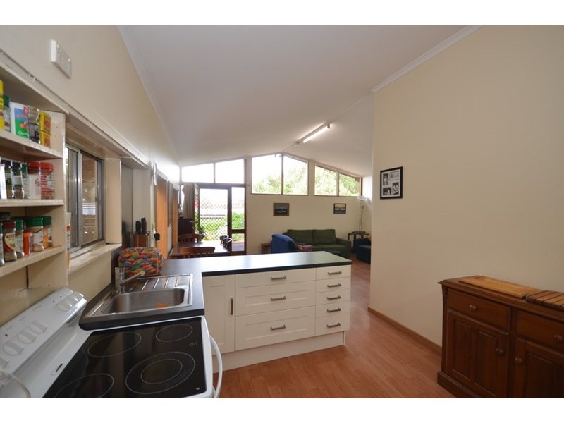 5 Commercial Road, Watervale SA 5452