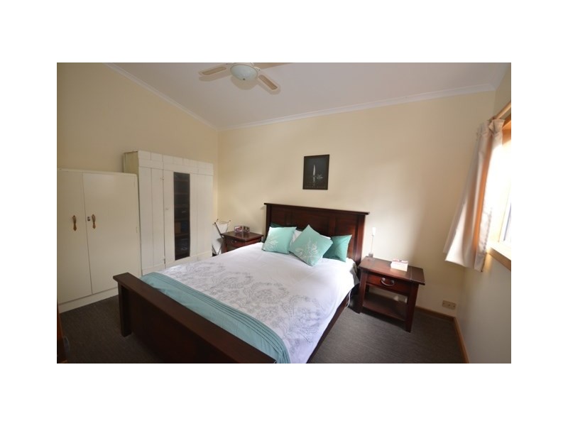 5 Commercial Road, Watervale SA 5452