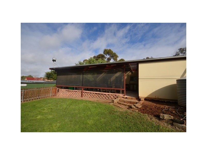 5 Commercial Road, Watervale SA 5452