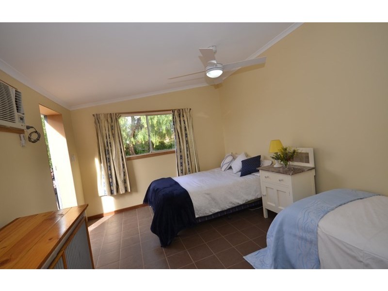 5 Commercial Road, Watervale SA 5452