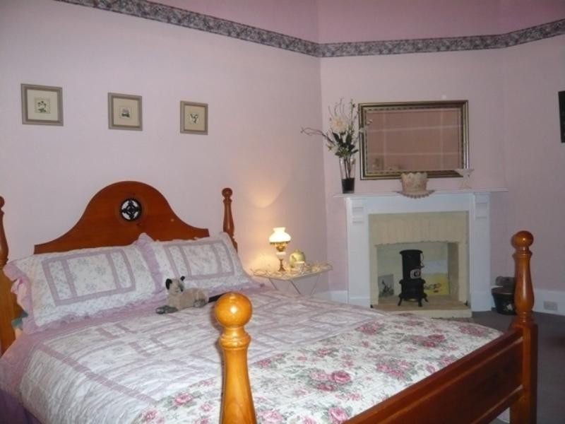 2 Graham Street, Burra SA 5417