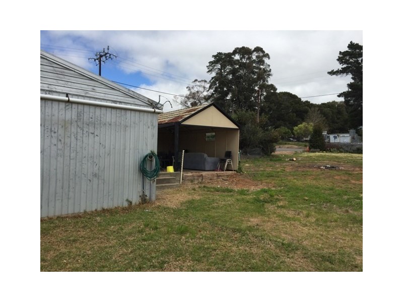 12 West Terrace, Clare SA 5453