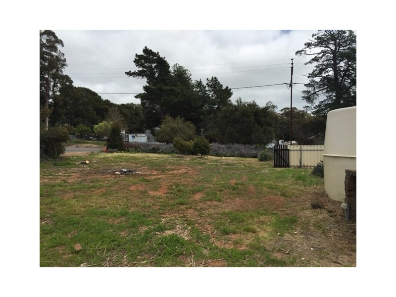 12 West Terrace, Clare SA 5453