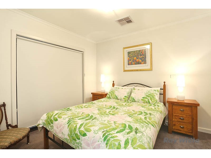 9 Wright Place, Clare SA 5453